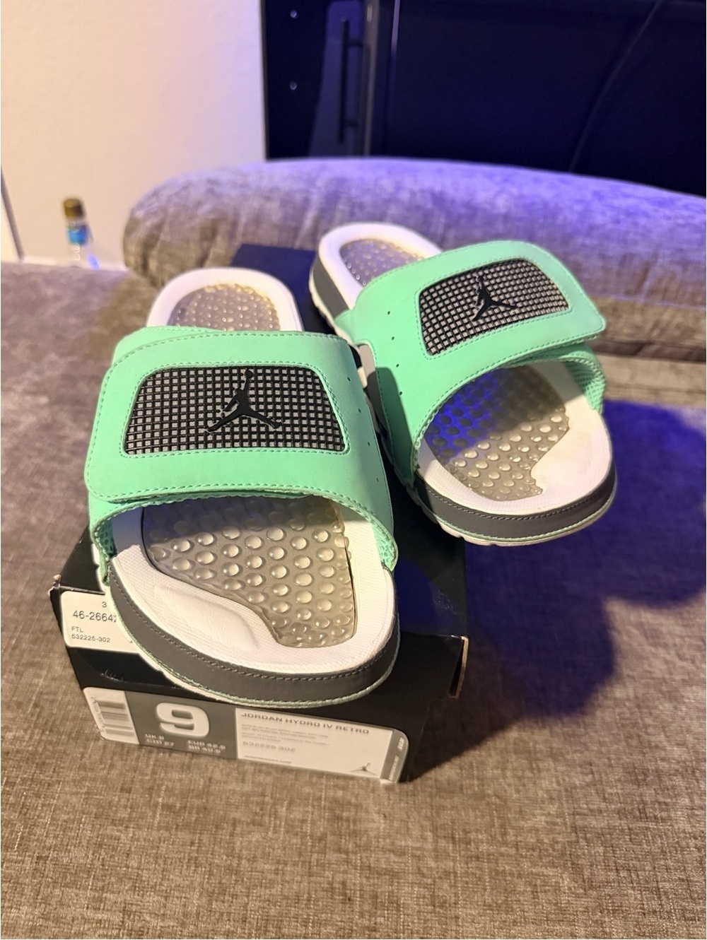 Jordan Hydro IV Retro Slides Green Glow Black Cement Grey Sz 9